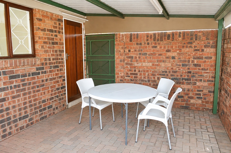 2 Bedroom Property for Sale in Flamwood North West
